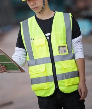 الوظائف الرئيسية للسترات العاكسة؟